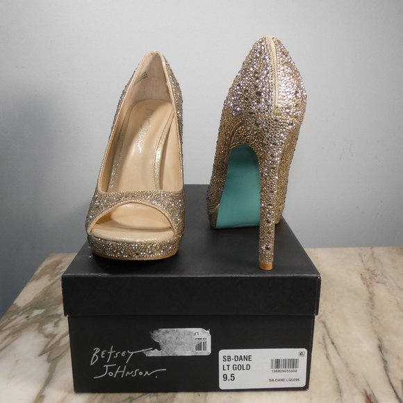 NiB SPARKLING Betsey Johnson Dane Peep Toe Pump, Light Gold, 9.5 - Picture 10 of 13